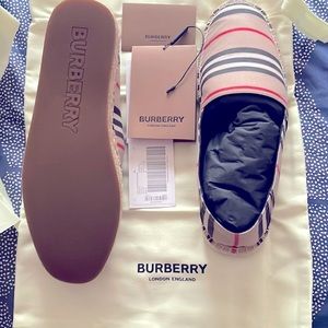 ‼️BRAND 🆕🆕🆕 ⭐️Never Worn⭐️Icon Stripe Burberry Espadrille’s Unisex‼️